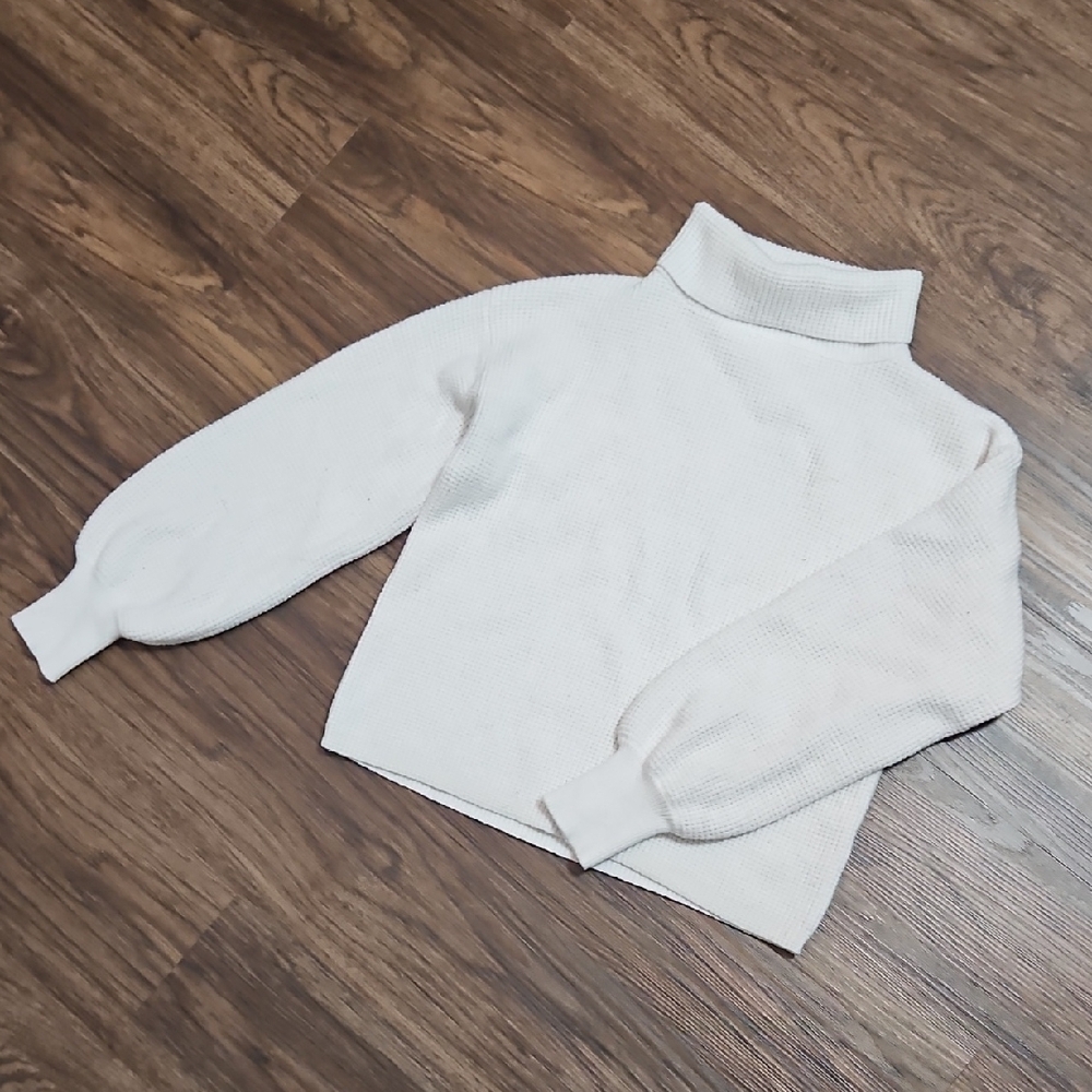 Cozy Cream Turtleneck Pullover Sweater, Size Medium